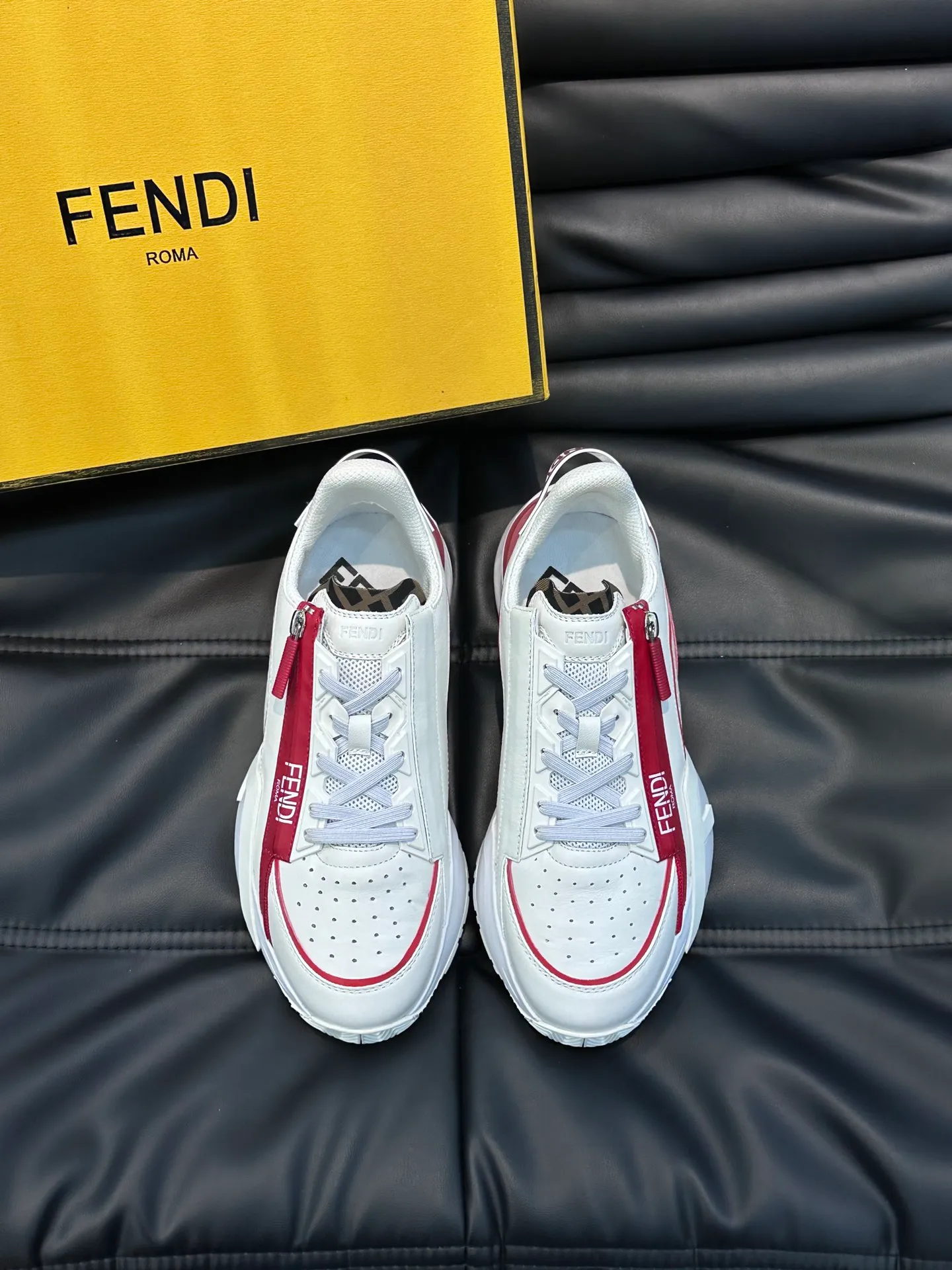 Men's shoes 💰p560 "Fend*" new men's casual sports shoes, equipped with elastic straps, side zippers, and corrugated soles engraved with F. Embossed Fendi Flow lettering on the heel. Made of technical fabric and a mix of blue and suede. Decorated with Lycra® details. FF graphic tongue. Ultra-light and wear-resistant EVA sole. Size: 38-44
